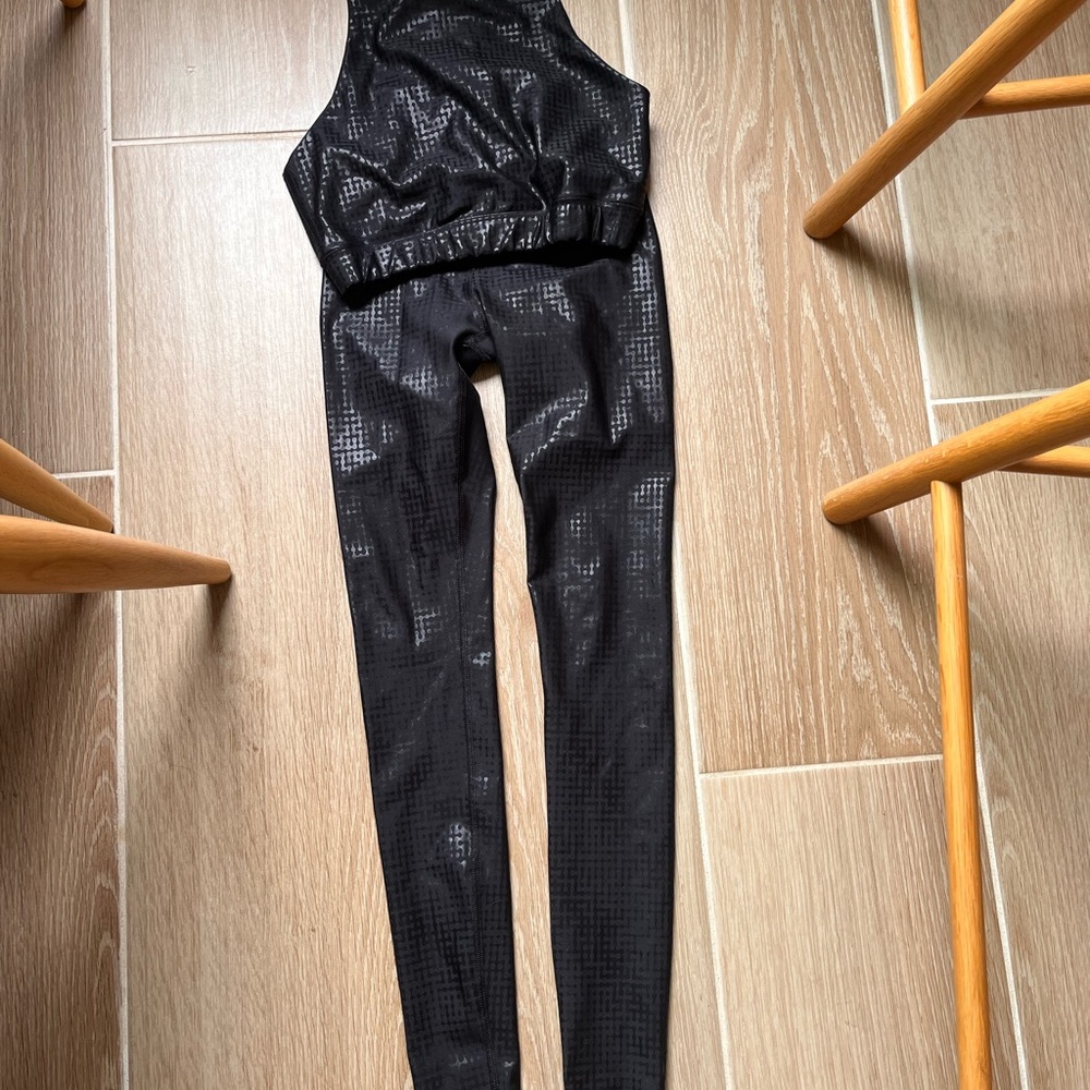 Peloton Shimmering Black Top / Bottom